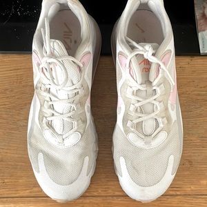 Nike Women’s 270s size 9